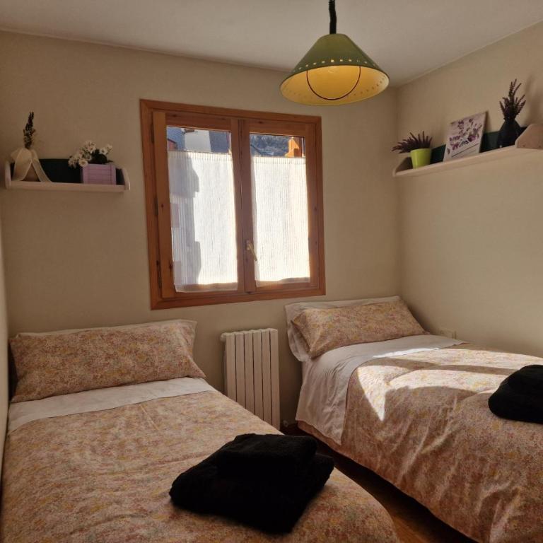 VALDI-BIESCAS - Two-Bedroom Apartment with Balcony - 18