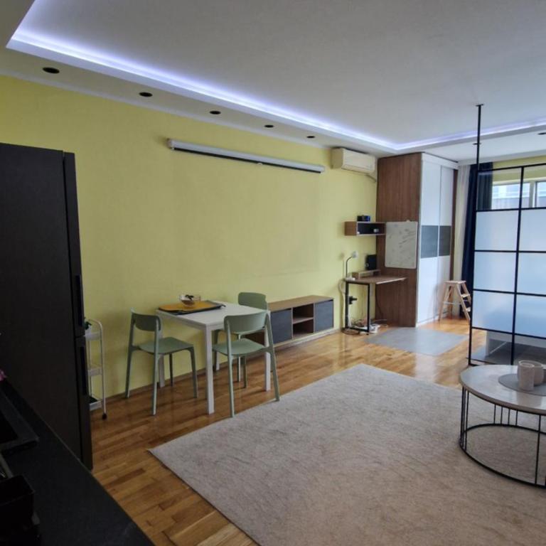 Bulevar Studio Apartman - One-Bedroom Apartment - 2