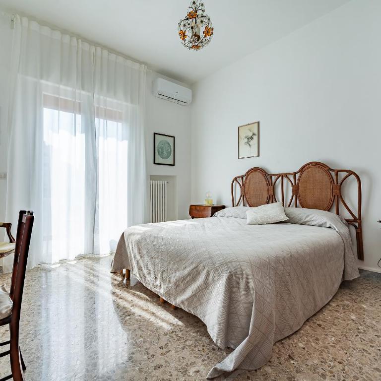 15 min From Old Town & Train Station WiFi 5 Star - Appartamento con 2 Camere da Letto - 3