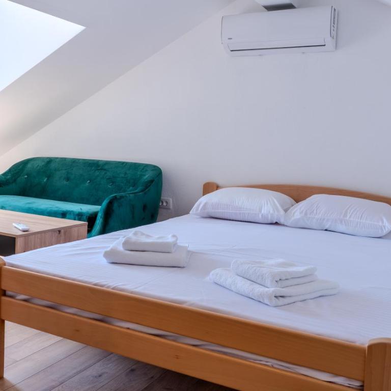 Hill House Orahovac - Two-Bedroom Apartment with Terrace and Sea View - 8