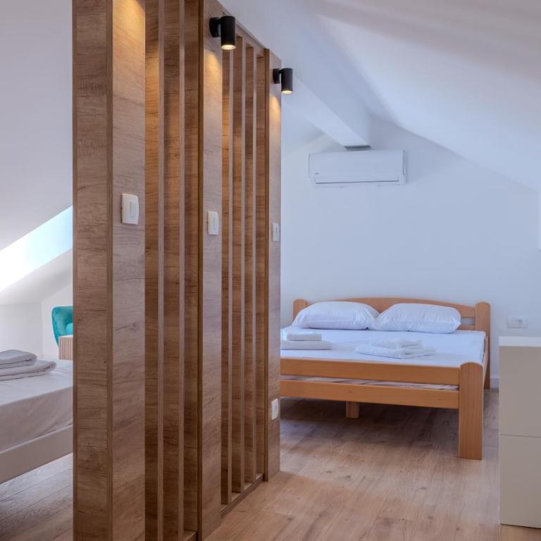 Hill House Orahovac - Two-Bedroom Apartment with Terrace and Sea View - 9