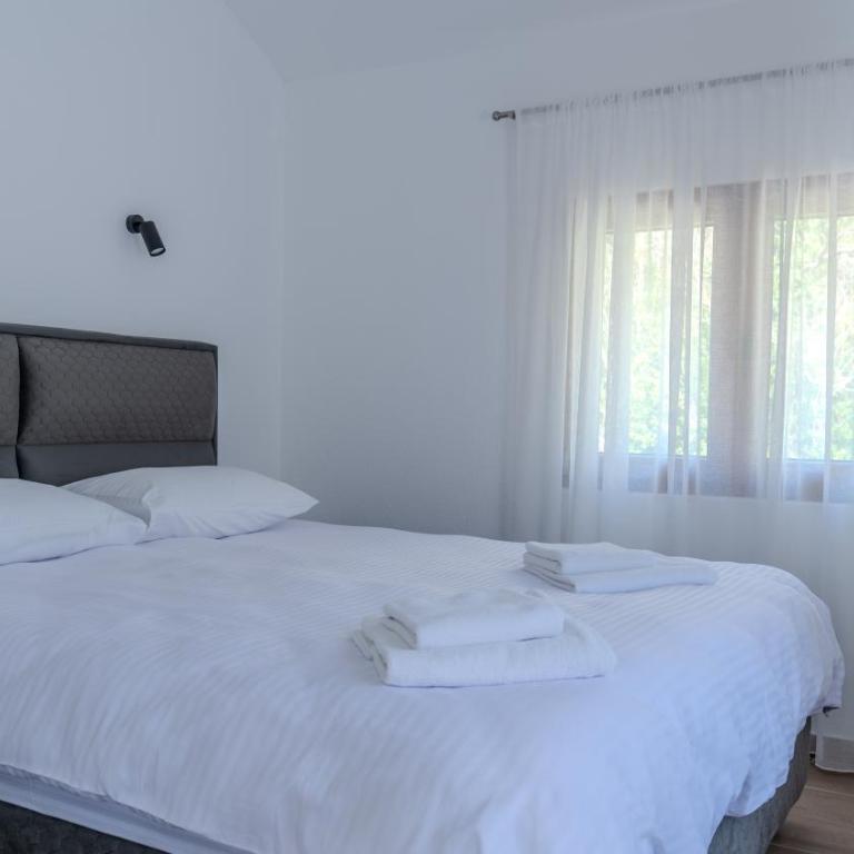 Hill House Orahovac - Two-Bedroom Apartment - 16
