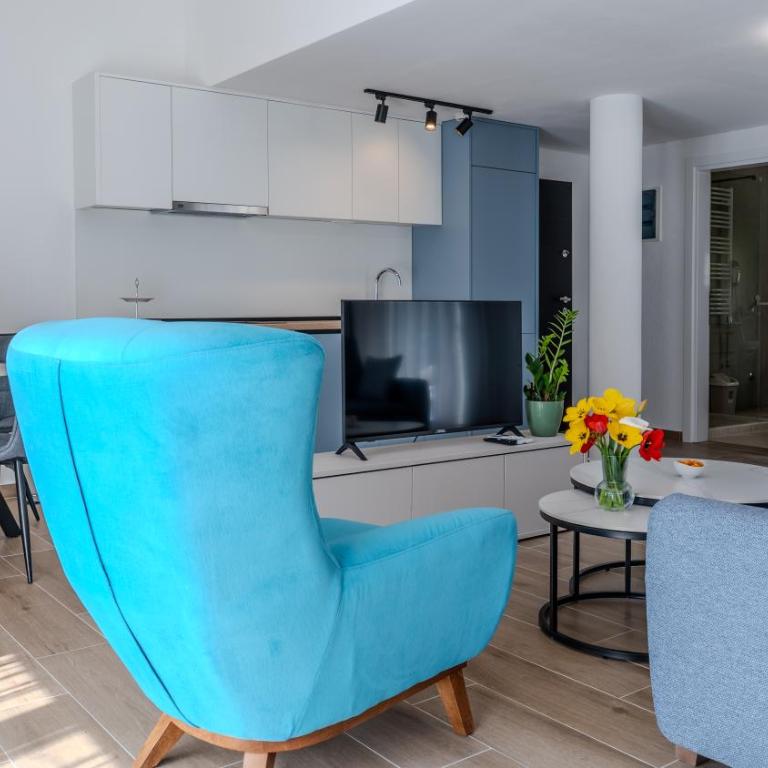 Hill House Orahovac - Two-Bedroom Apartment - 12