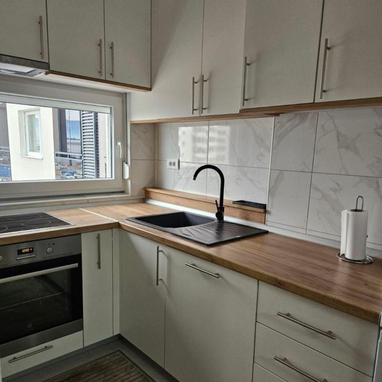 Apartment Dora Deluxe - Apartman sa 1 Spavaćom Sobom i Balkonom - 5