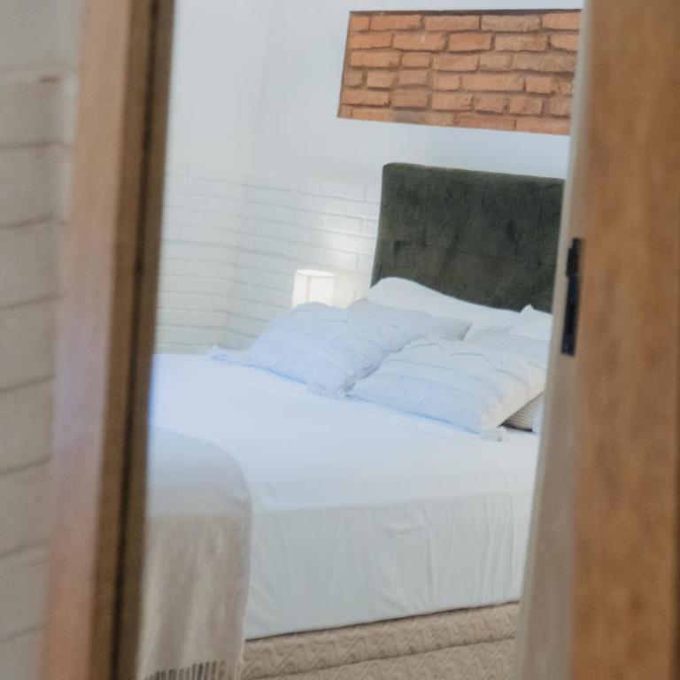 Habitación en casa colonial con jardín y piscina - Centro de Asunción - Wifi Full - One-Bedroom Apartment - 14