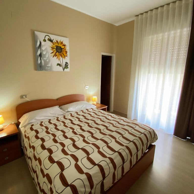 Albergo Mendolia - Camera Quadrupla con Balcone - 1
