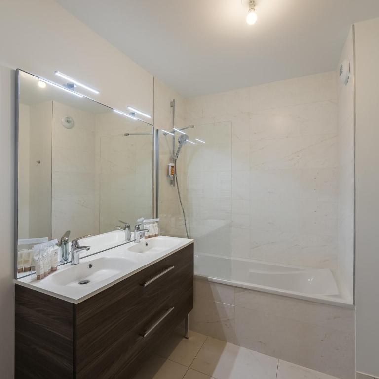 Spacieux appartement pour familles près du centre avec parking - FR-1-569-85 - Apartment - 11