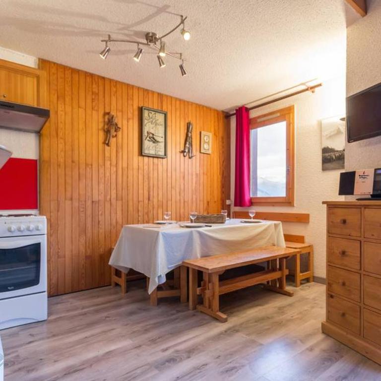 Duplex confortable · Proche pistes · 9 pers · Vue montagne - Three-Bedroom Apartment - 1