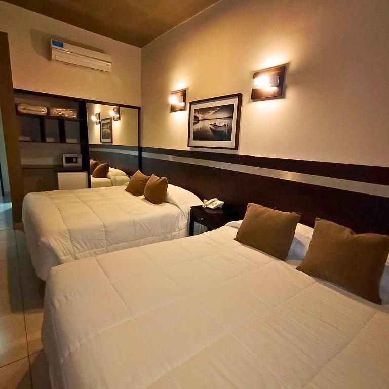 Maria's Hotel - Habitación Doble Estándar con 2 camas grandes - 2