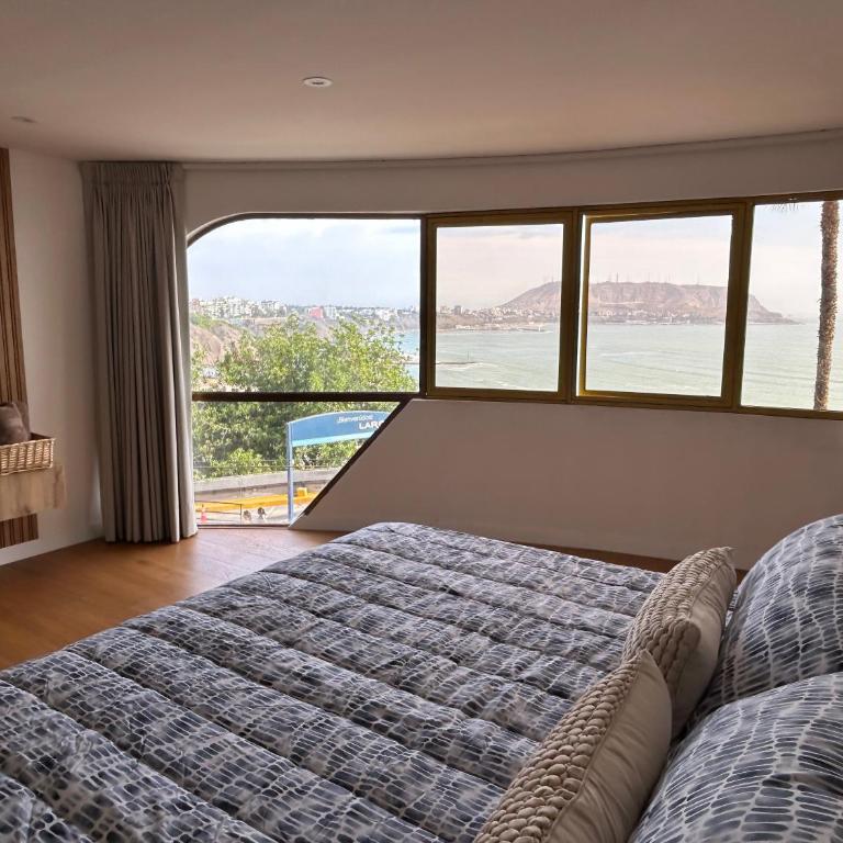 Best ocean view in Miraflores Lima - Three-Bedroom Apartment - 20