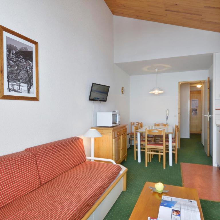 Appartement skis aux pieds, balcon, 6 personnes - Apartment mit 1 Schlafzimmer - 12