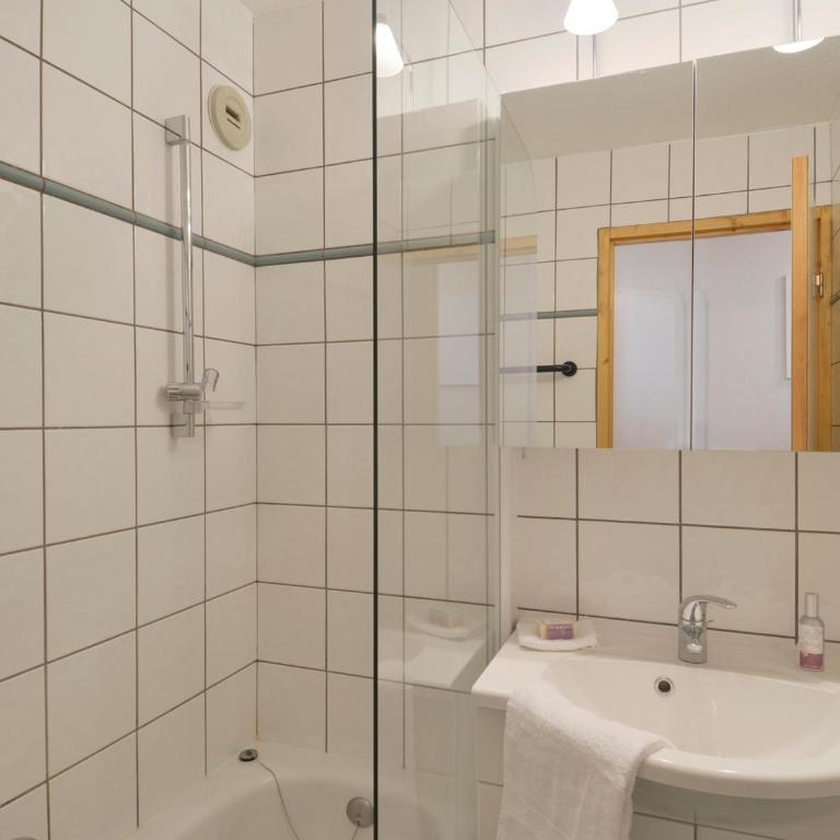 Appartement skis aux pieds, balcon, 6 personnes - Apartment mit 1 Schlafzimmer - 15