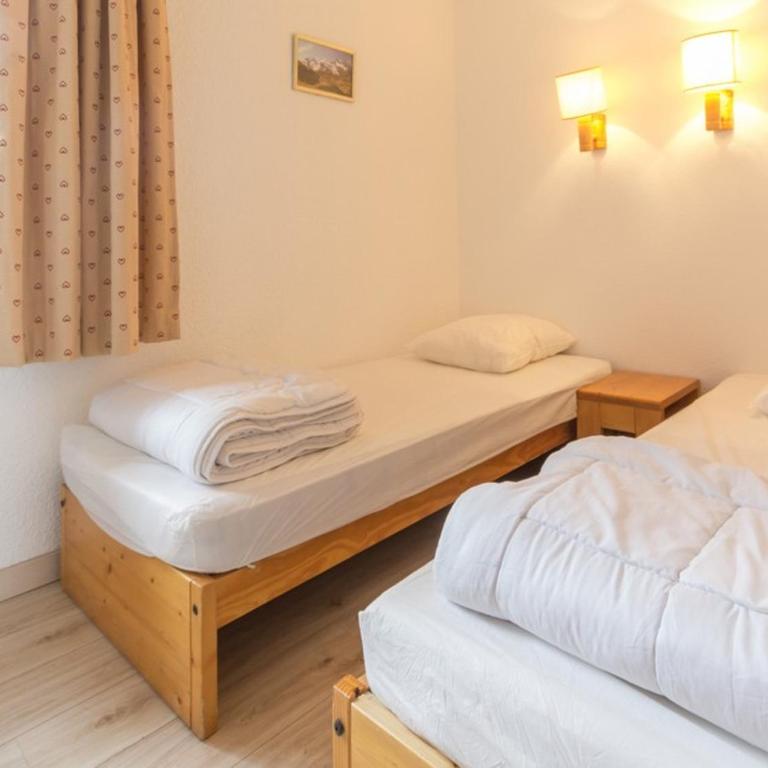 Appartement fonctionnel proche pistes, balcon vue vallée, 6/7 personnes - Three-Bedroom Apartment - 11