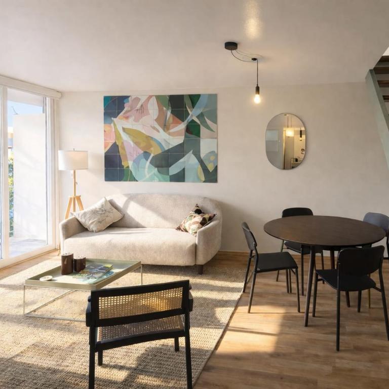 Tranquilo Dúplex para grupos - Three-Bedroom Apartment - 1