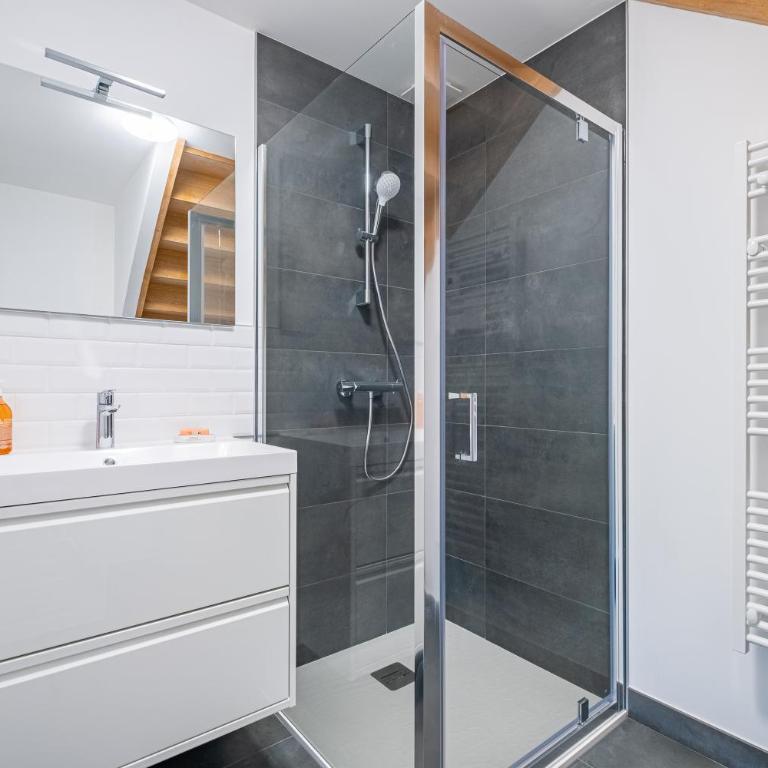 Cosy Loft in Nantes - Maison 4 Chambres - 32