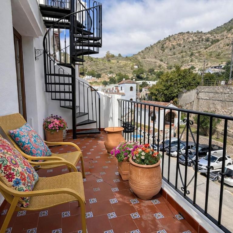 Charming 3-Bedroom Apartment in Scenic Frigiliana - Apartamento - 3