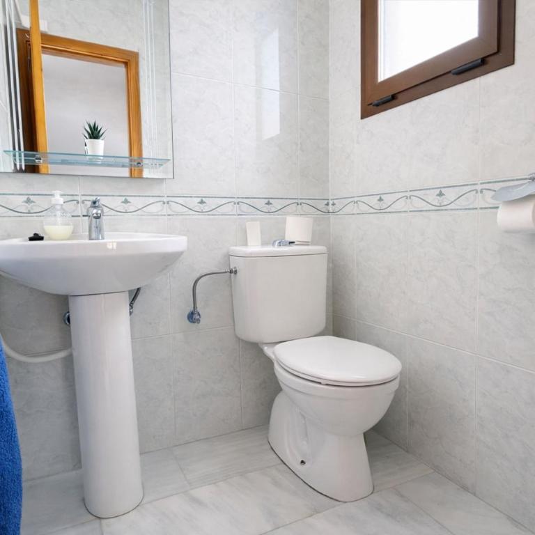 Charming 3-Bedroom Apartment in Scenic Frigiliana - Apartamento - 16