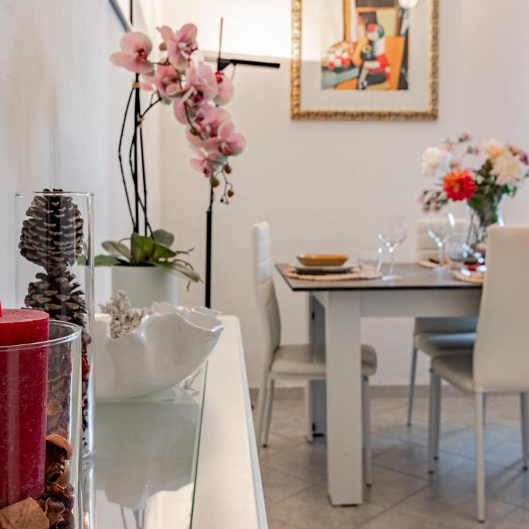 Hostly Santo Stefano Tower View Apartment - Appartamento con 3 Camere da Letto e con Balcone - 9