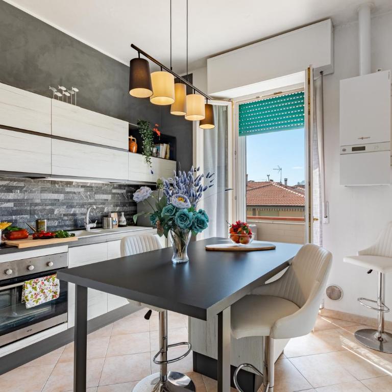 Hostly Santo Stefano Tower View Apartment - Appartamento con 3 Camere da Letto e con Balcone - 3