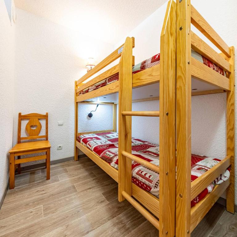 Appartement cosy 6 pers au pied des pistes - FR-1-807-1 - Apartment - 7