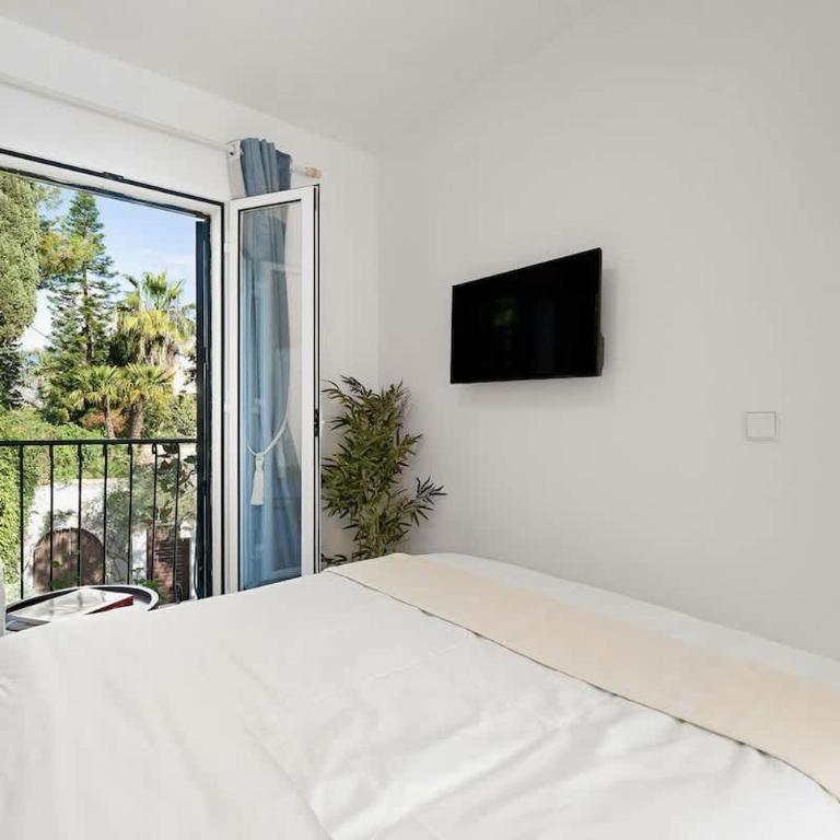 Villa with Private Pool & Garden 5 min to Beach - Villa - 13