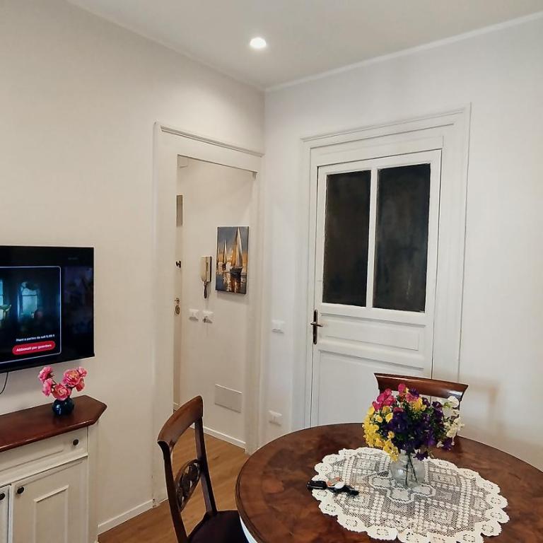 La casa dell' imperatrice Costanza - Appartamento con 2 Camere da Letto - 2