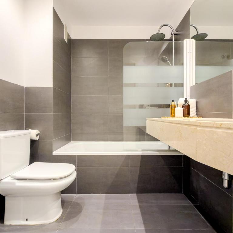 Palau de la Musica Apartments - Two-Bedroom Apartment - 22