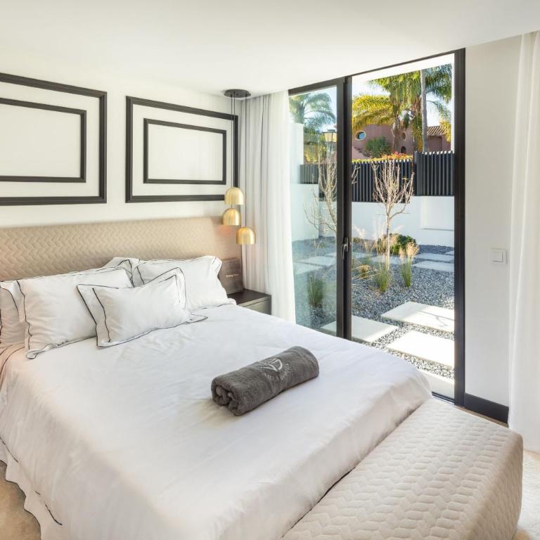 Villa with Private Heated Pool Steam Room Jacuzzi & Gym - Villa - 28
