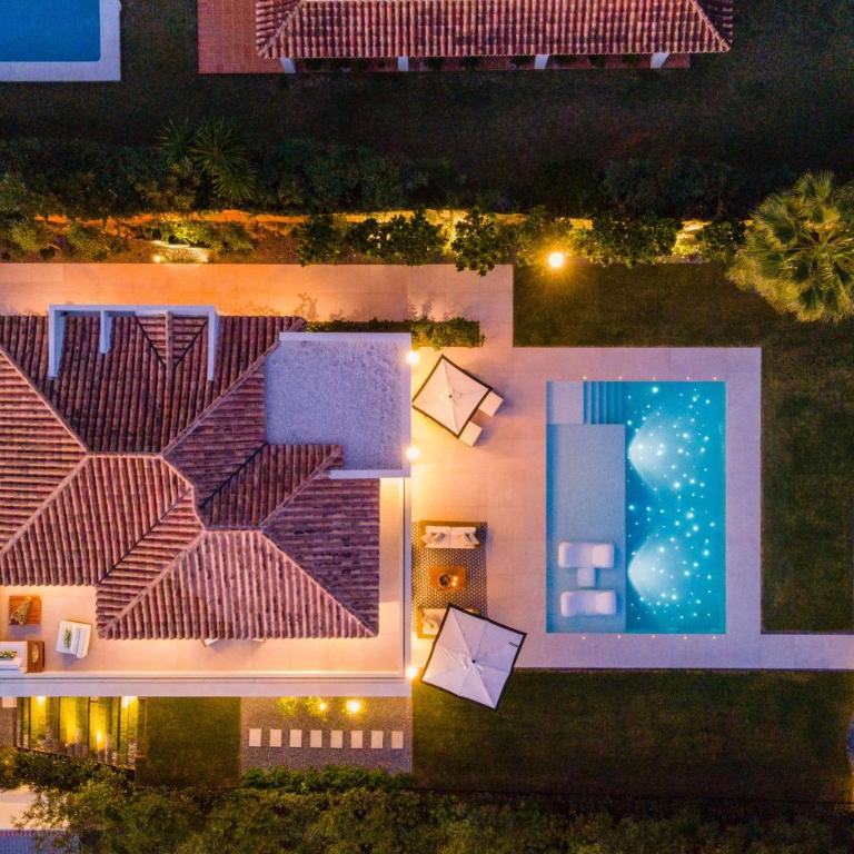 Villa with Private Heated Pool Steam Room Jacuzzi & Gym - Villa - 36