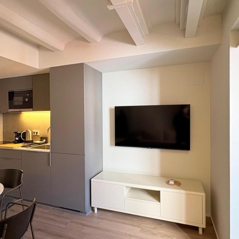 Lux Apartments Park Glories - Deluxe One-Bedroom Apartment - 6