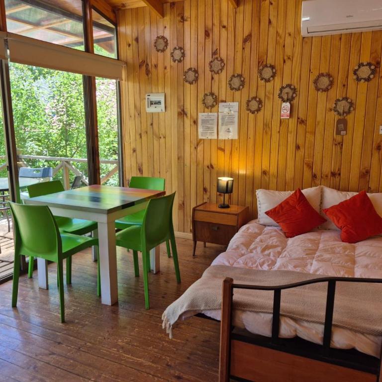 Cabañas Carolín Cacao Castaño - Family Room with Balcony - 10