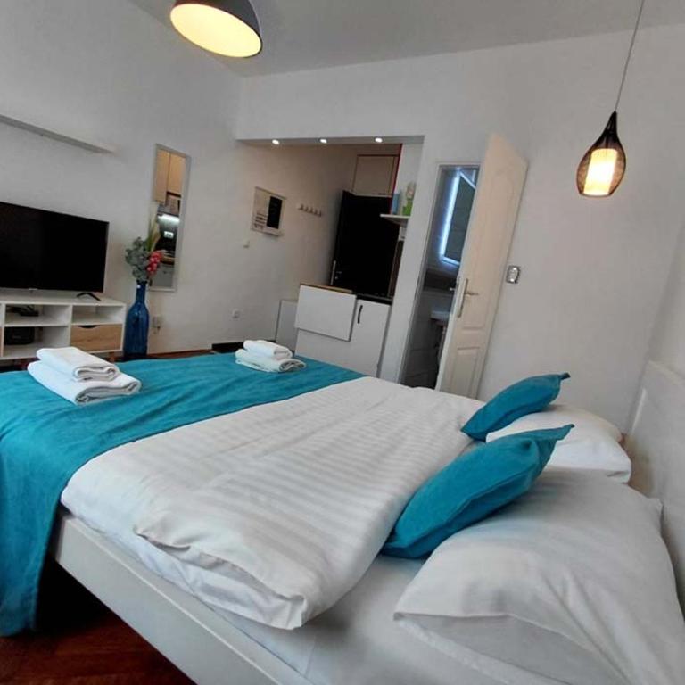 Trg Sava studio - One-Bedroom Apartment - 17