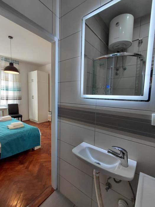 Trg Sava studio - One-Bedroom Apartment - 20