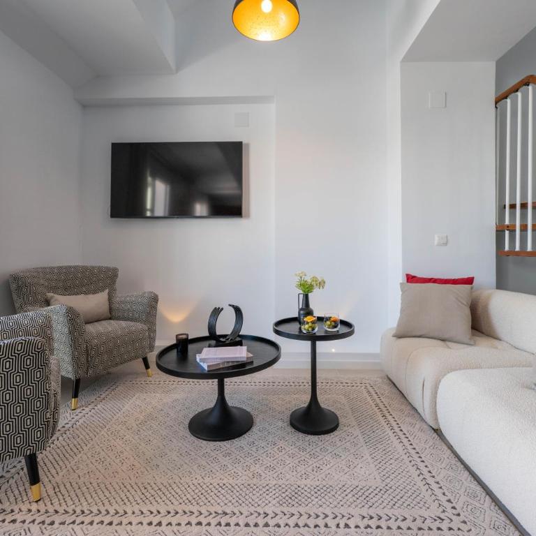 Newly Renovated 3BED Penthouse Retreat with Pools in Prime Location - Apartamento de 3 dormitorios con vistas al mar - 18