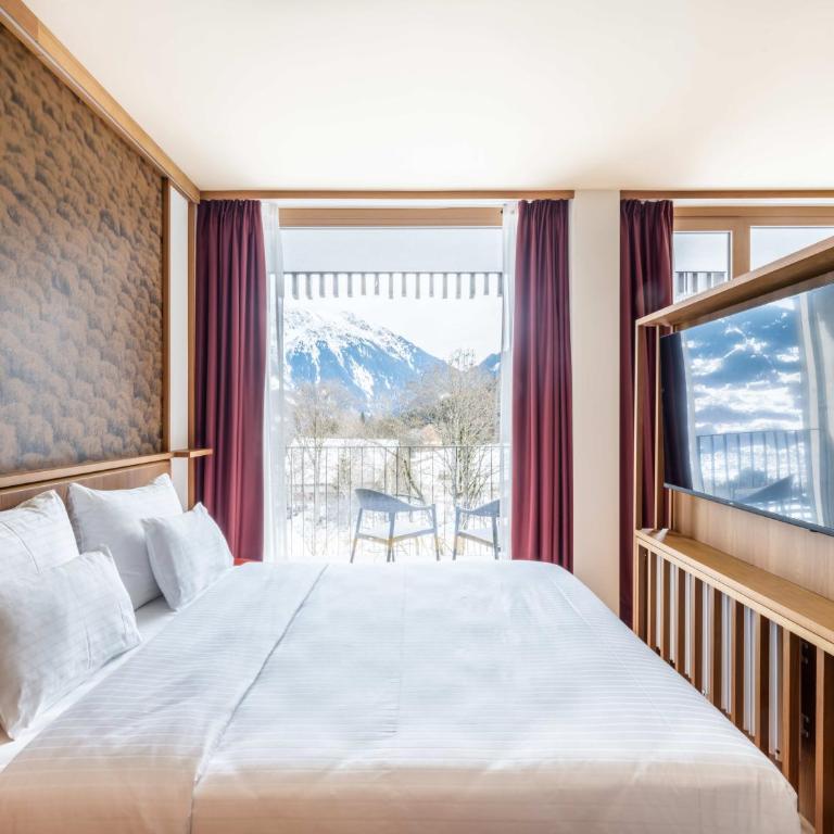 Falkensteiner Family Hotel Montafon - The Leading Hotels of the World - Bergsuite mit Balkon - 4