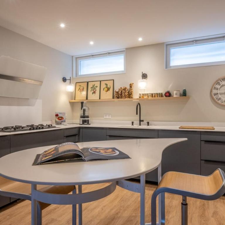 Maison colorée a la rochelle avec Piscine - Villa 1 Chambre - 9