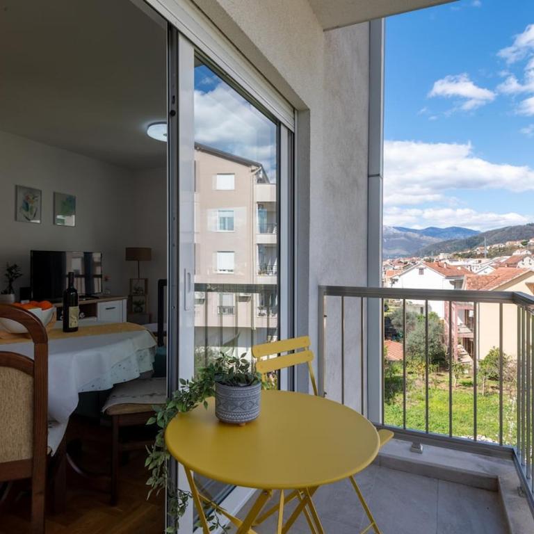 Cozy Adriatic Nest- 7 Minute Walk to the Sea - Apartman sa 1 Spavaćom Sobom - 2