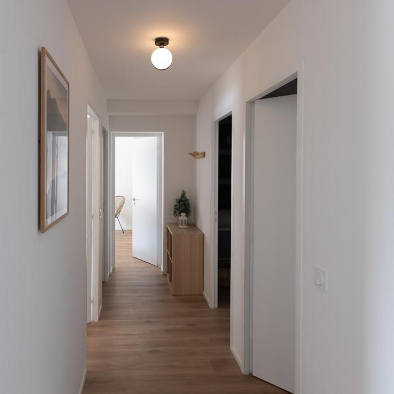 Bel appart neuf et cosy, jardinet, magnifique vue - Appartement 3 Chambres - 9