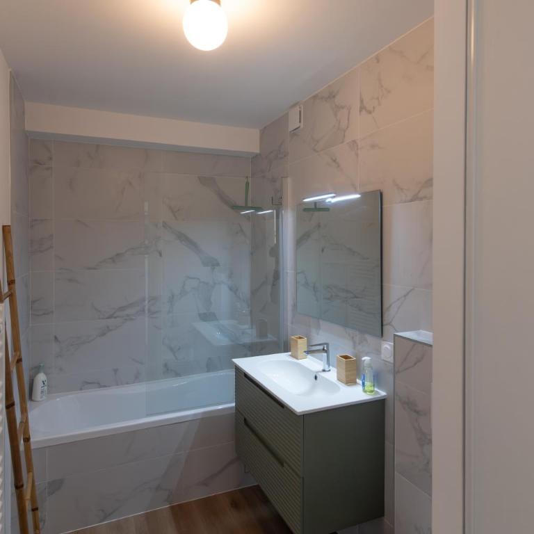 Bel appart neuf et cosy, jardinet, magnifique vue - Appartement 3 Chambres - 13
