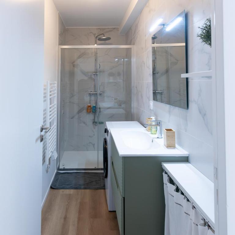 Bel appart neuf et cosy, jardinet, magnifique vue - Appartement 3 Chambres - 21