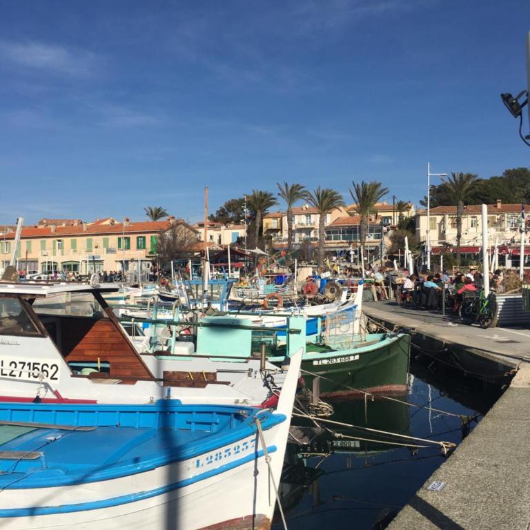 TOUT A PIED Dernier étage Vue imprenable EST-SUD OUEST mer -plage 100m-box - One-Bedroom Apartment - 39