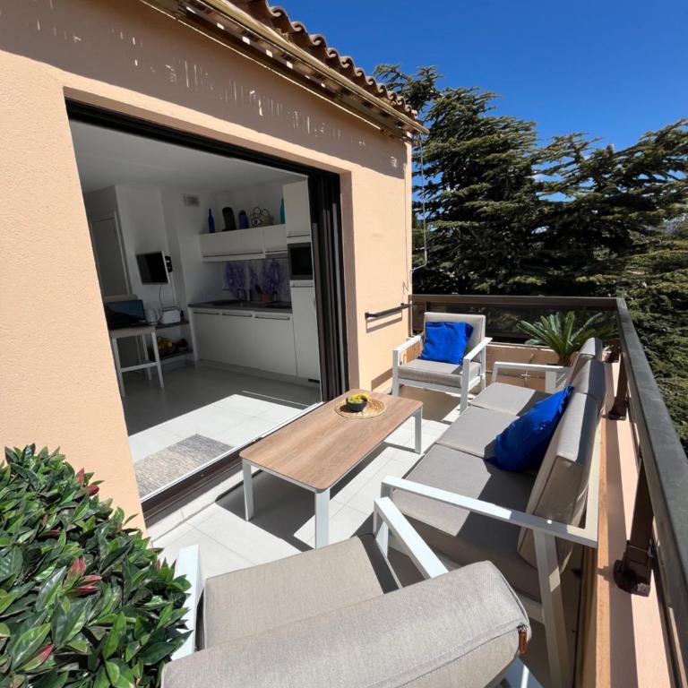 TOUT A PIED Dernier étage Vue imprenable EST-SUD OUEST mer -plage 100m-box - One-Bedroom Apartment - 9