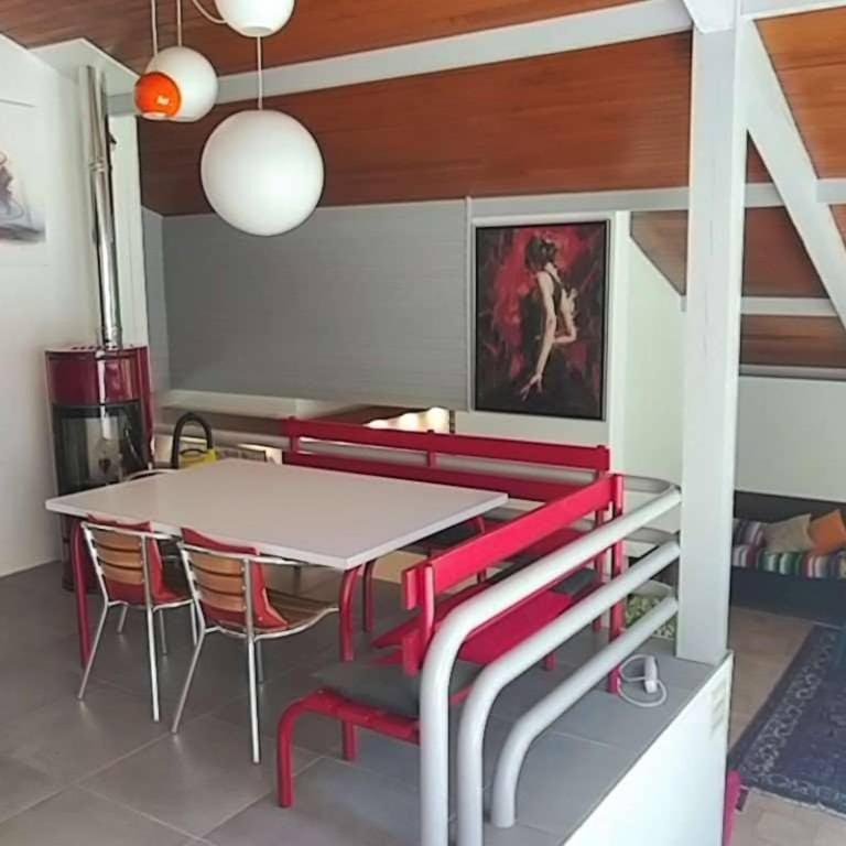 Belle maison spacieuse avec piscine et spa proche des plages - Villa - 2