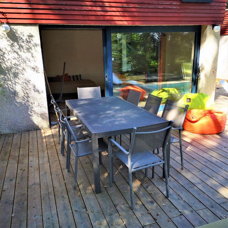Belle maison spacieuse avec piscine et spa proche des plages - Villa - 7