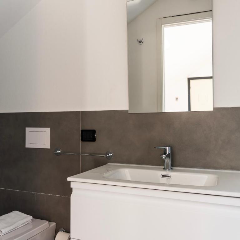 Attico i 7 Campanili - Centro Storico - Appartamento con 2 Camere da Letto - 32