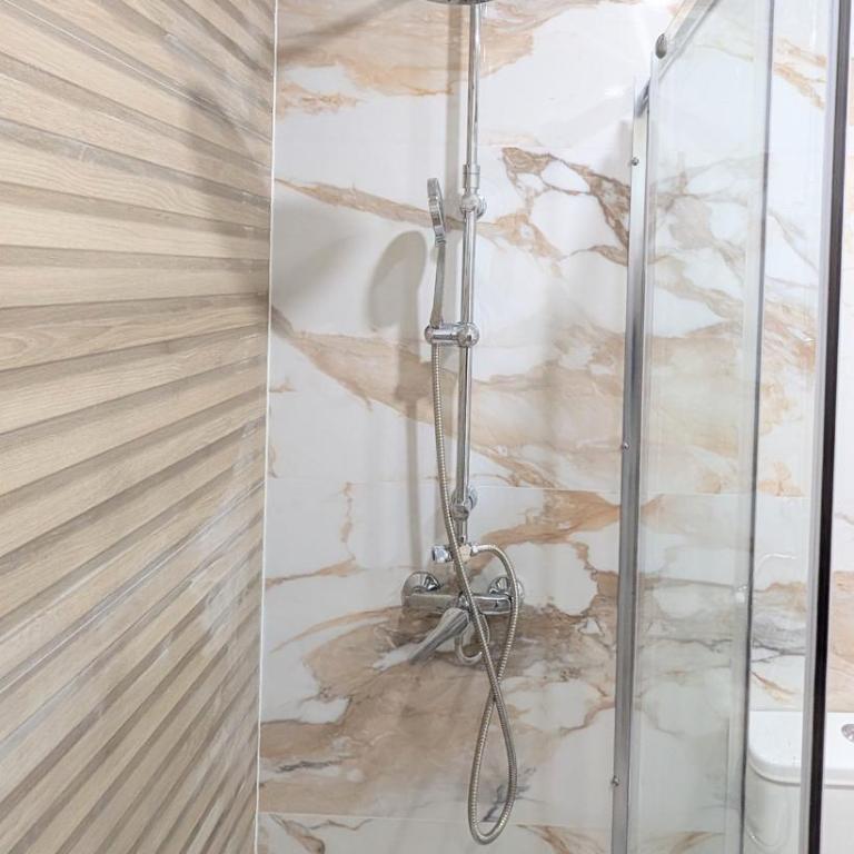 Lofts IFEMA CH - Triple Room with Private Bathroom - 6