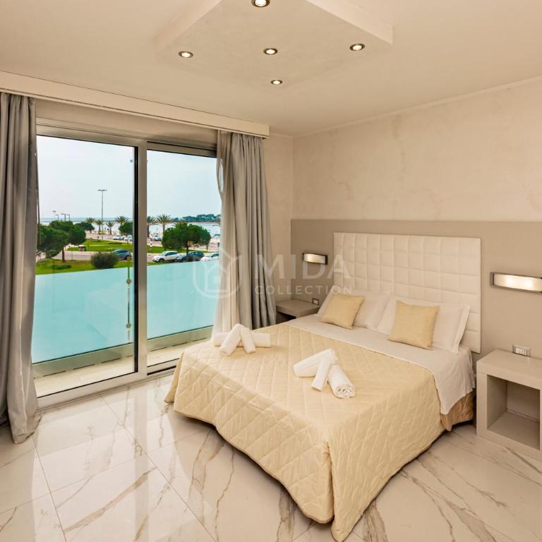 Riviera Luxury Rooms - Superior Triple Room with Sea View - 1