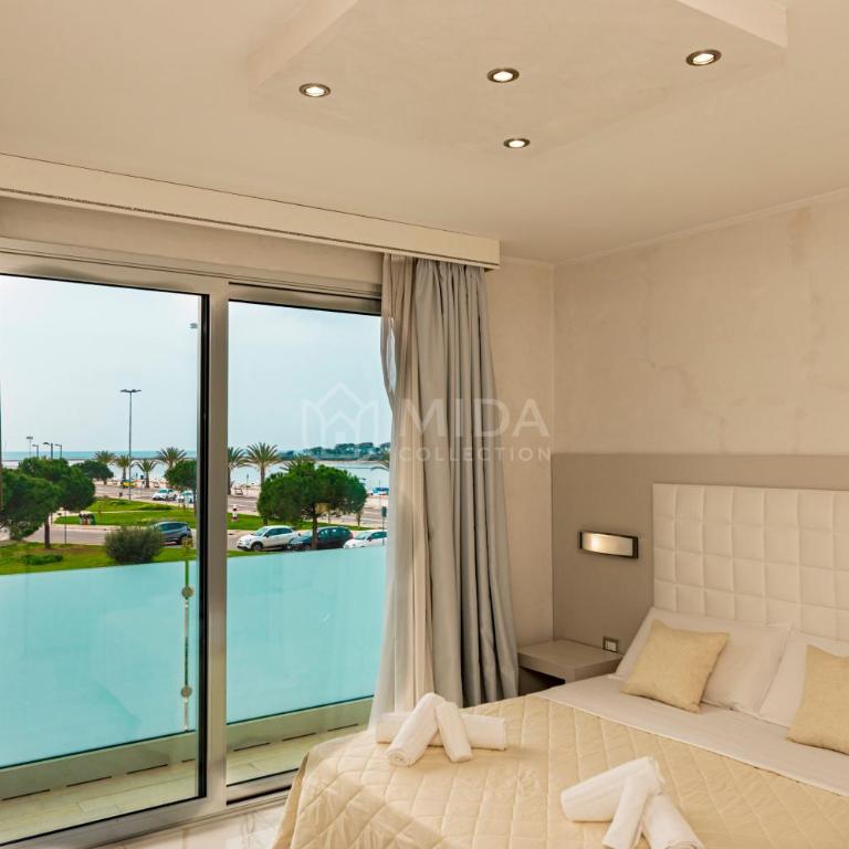 Riviera Luxury Rooms - Superior Triple Room with Sea View - 2