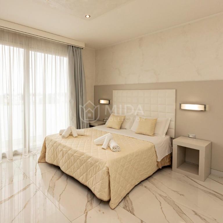 Riviera Luxury Rooms - Superior Triple Room with Sea View - 9
