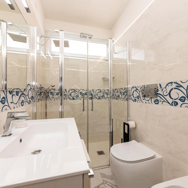 Riviera Luxury Rooms - Superior Triple Room with Sea View - 10